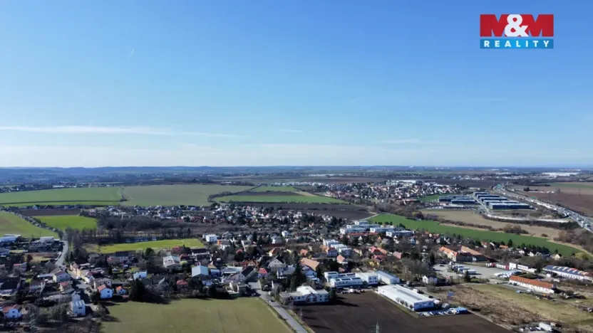 Pronájem komerčního pozemku, Ořech, Karlštejnská, 360 m2