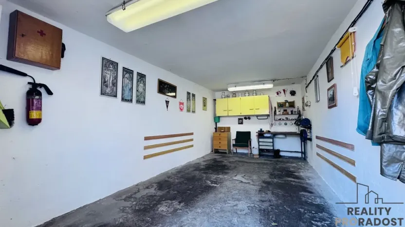 Prodej garáže, Hodonín, 17 m2