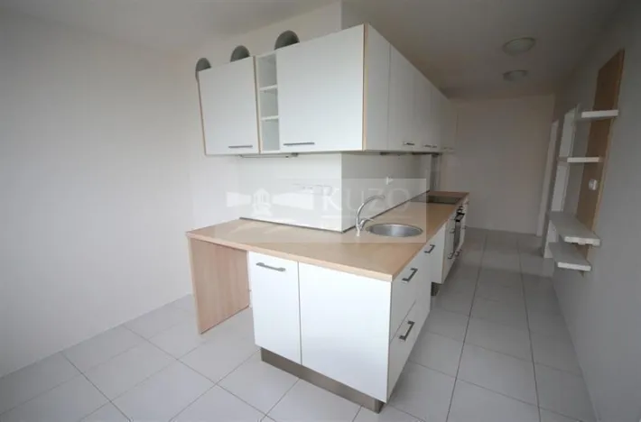 Pronájem bytu 3+1, Chomutov, Chomutov, 68 m2