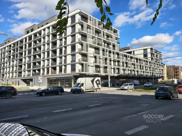 Pronájem garážového stání, Praha - Vysočany, Střídavá, 14 m2