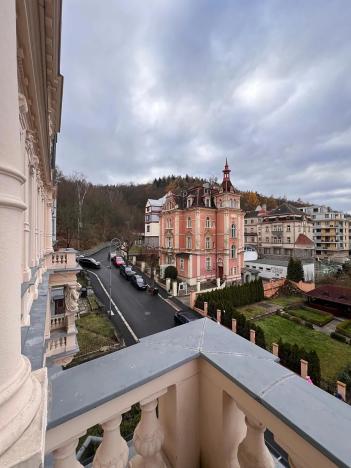 Prodej bytu 3+1, Karlovy Vary, Svahová, 98 m2
