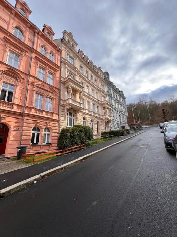 Prodej bytu 3+1, Karlovy Vary, Svahová, 98 m2