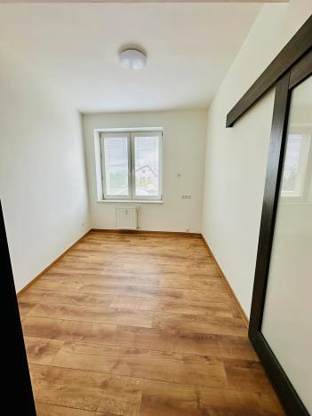 Pronájem bytu 2+kk, Praha - Suchdol, Suchdolské náměstí, 30 m2