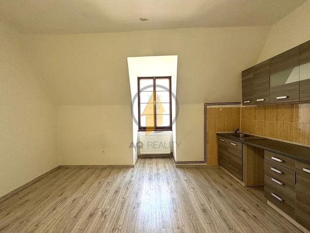 Pronájem bytu 1+kk, Jičín, Chelčického, 28 m2