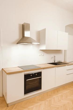 Pronájem bytu 2+kk, Praha, Křižíkova, 51 m2