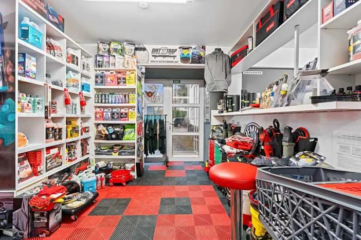 Prodej obchodního prostoru, Zlín, Bezručova, 1976 m2