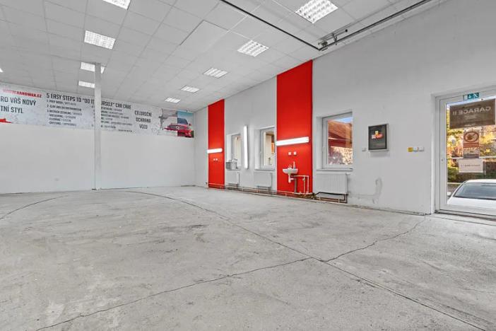 Prodej obchodního prostoru, Zlín, Bezručova, 1976 m2