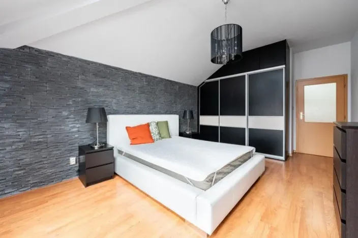 Pronájem bytu 2+kk, Praha - Horní Měcholupy, Padovská, 62 m2