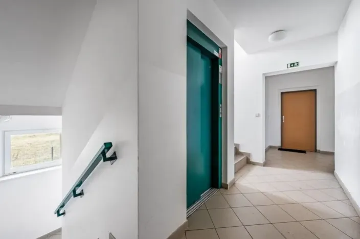 Pronájem bytu 2+kk, Praha - Horní Měcholupy, Padovská, 62 m2