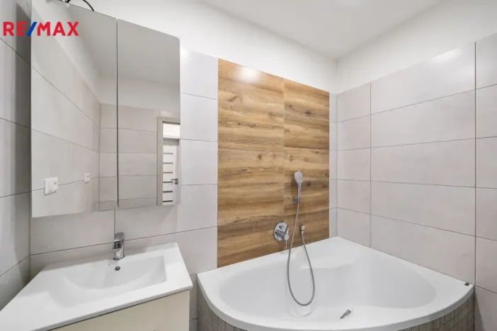 Pronájem bytu 1+1, Hradec Králové - Moravské Předměstí, Sekaninova, 42 m2