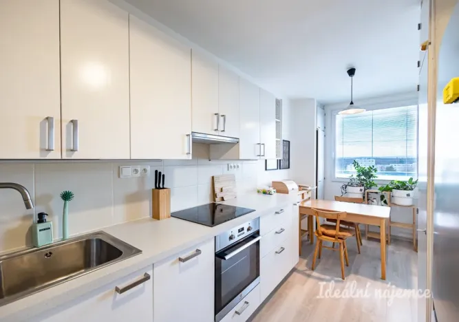 Pronájem bytu 3+1, Praha - Háje, Tatarkova, 77 m2