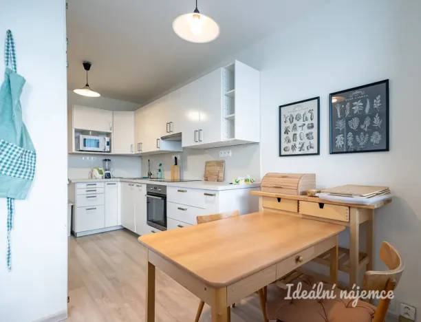 Pronájem bytu 3+1, Praha - Háje, Tatarkova, 77 m2