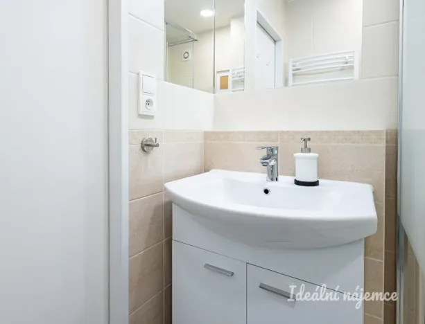 Pronájem bytu 3+1, Praha - Háje, Tatarkova, 77 m2