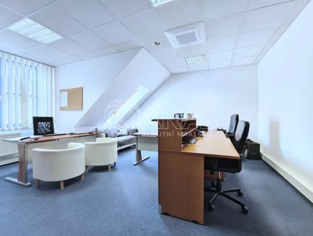 Pronájem kanceláře, Praha - Nusle, Hvězdova, 240 m2