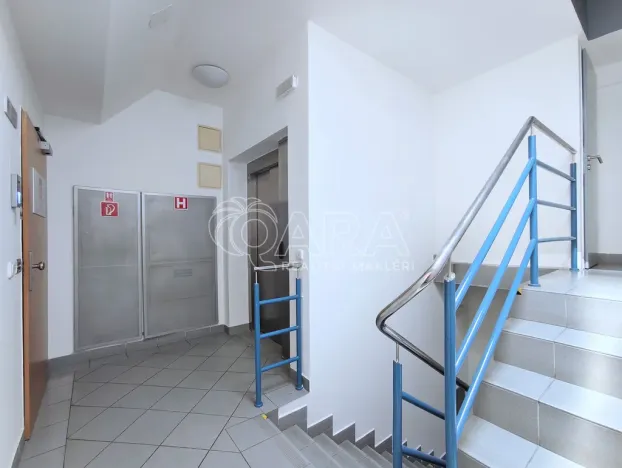 Pronájem kanceláře, Praha - Nusle, Hvězdova, 240 m2