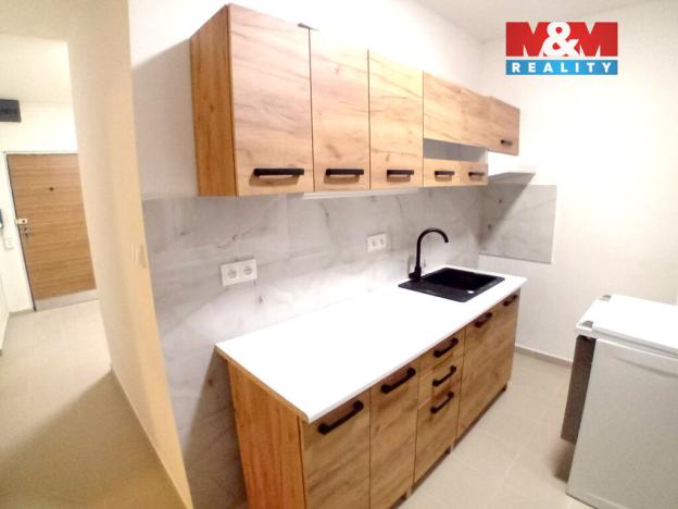 Pronájem bytu 2+1, Dvůr Králové nad Labem, Elišky Krásnohorské, 53 m2