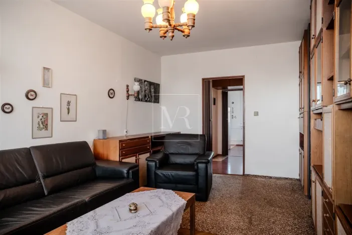 Prodej bytu 3+1, Praha - Kobylisy, Luhovská, 74 m2