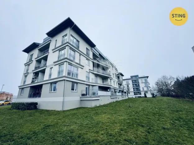 Pronájem bytu 1+kk, Pardubice, U Sportovní školy, 38 m2