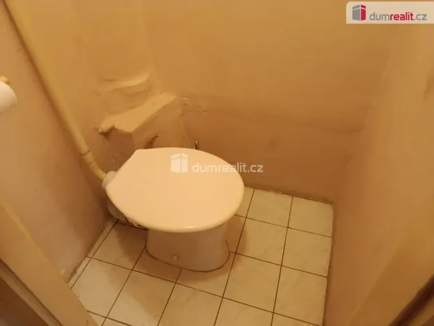 Pronájem bytu 1+kk, Praha - Holešovice, Na Maninách, 35 m2