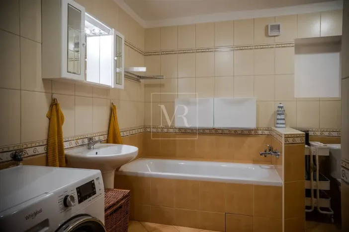 Prodej komerční nemovitosti, Sulice - Želivec, Hlavní, 370 m2