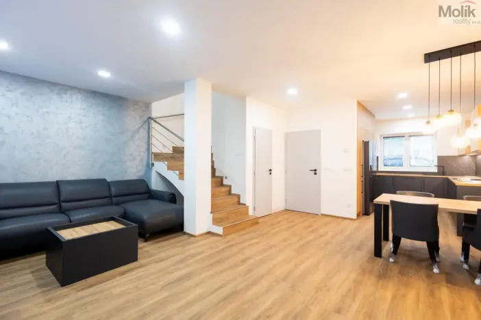 Prodej rodinného domu, Strupčice, 170 m2