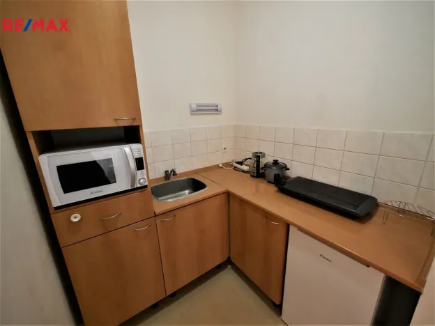 Pronájem bytu 1+kk, Praha - Krč, Tavolníková, 26 m2