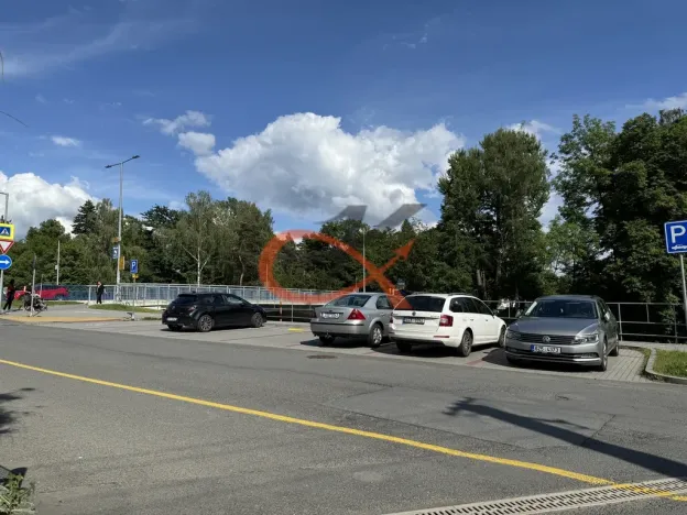 Pronájem obchodního prostoru, Rožnov pod Radhoštěm, Tyršovo nábřeží, 90 m2