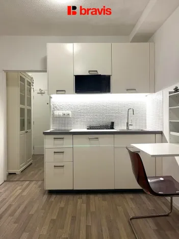 Pronájem bytu 1+kk, Brno, Libušino údolí, 17 m2