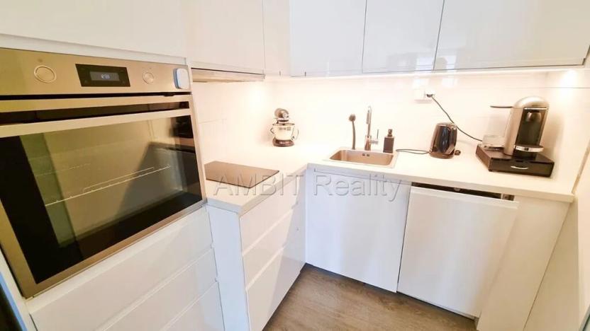 Pronájem bytu 2+kk, Praha - Hlubočepy, Voskovcova, 42 m2