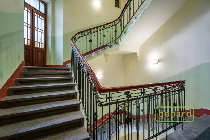 Pronájem kanceláře, Praha - Smíchov, Janáčkovo nábřeží, 120 m2