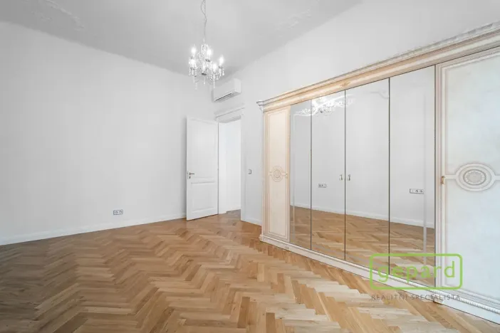 Pronájem kanceláře, Praha - Smíchov, Janáčkovo nábřeží, 120 m2