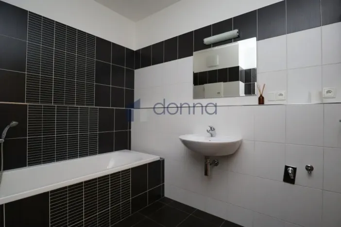 Prodej bytu 2+kk, Praha, Moskevská, 59 m2