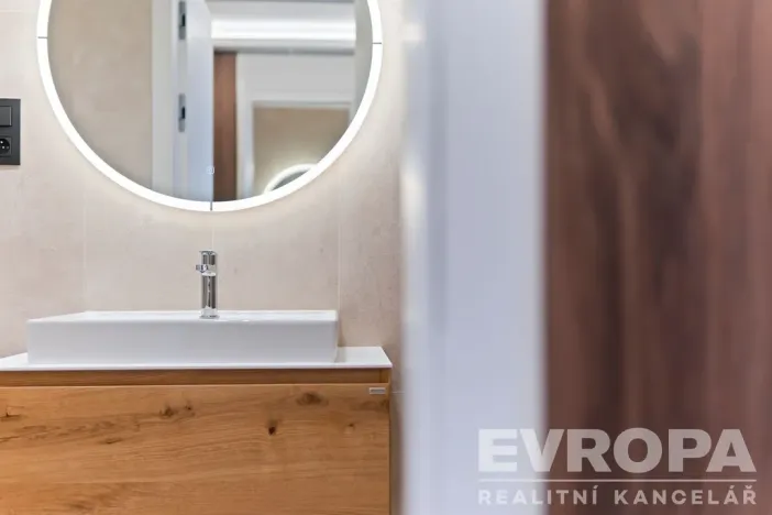 Pronájem bytu 1+kk, Praha - Břevnov, U Petřin, 35 m2