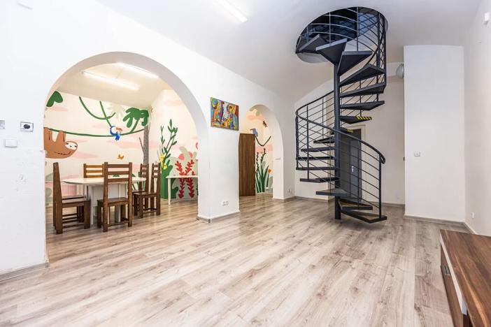 Pronájem obchodního prostoru, Praha - Žižkov, Husitská, 135 m2