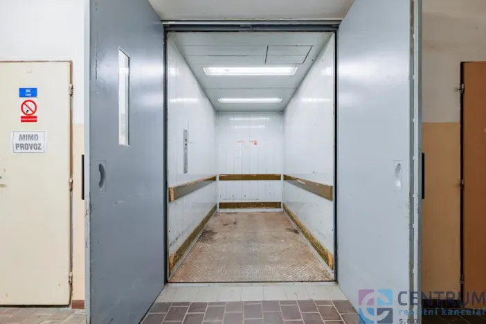 Pronájem skladu, Turnov, Přepeřská, 631 m2