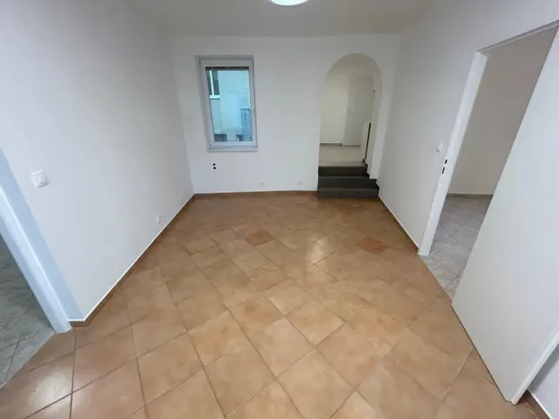 Pronájem bytu 3+1, Praha - Strašnice, Věšínova, 65 m2