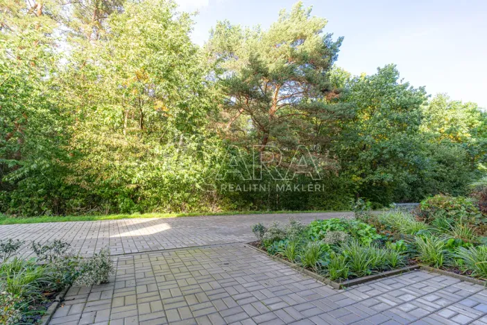 Pronájem bytu 2+kk, Praha - Malešice, Azzoniho, 51 m2