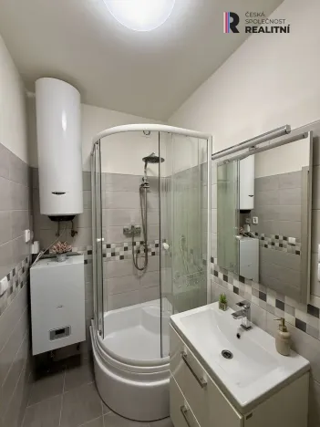 Prodej bytu 2+kk, Lubenec, Náměstí, 52 m2