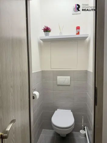 Prodej bytu 2+kk, Lubenec, Náměstí, 52 m2