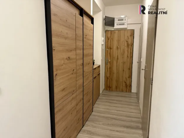 Prodej bytu 2+kk, Lubenec, Náměstí, 52 m2