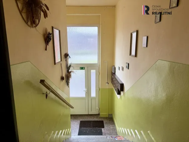 Prodej bytu 2+kk, Lubenec, Náměstí, 52 m2