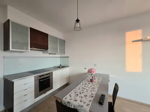 Prodej bytu 1+kk, Praha - Troja, Hnězdenská, 38 m2