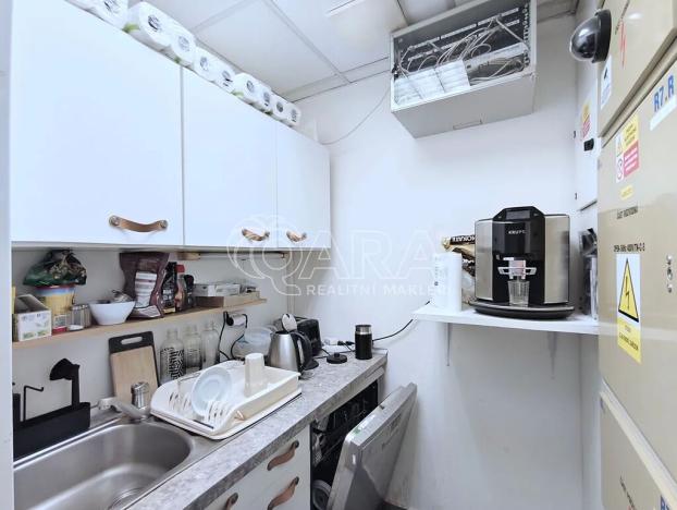 Pronájem kanceláře, Praha - Nusle, Hvězdova, 240 m2