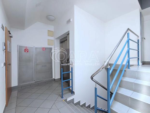 Pronájem kanceláře, Praha - Nusle, Hvězdova, 240 m2