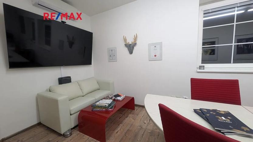 Pronájem kanceláře, Praha - Strašnice, Světická, 185 m2