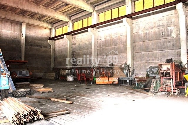 Prodej zemědělského objektu, Luka, 1195 m2