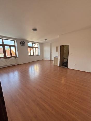 Pronájem bytu 2+kk, Náměšť nad Oslavou, Masarykovo nám., 68 m2