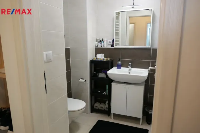 Pronájem bytu 2+kk, Hradec Králové - Nový Hradec Králové, Antonína Petrofa, 54 m2