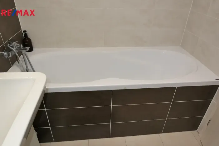 Pronájem bytu 2+kk, Hradec Králové - Nový Hradec Králové, Antonína Petrofa, 54 m2