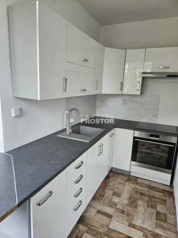 Pronájem bytu 3+1, Ústí nad Labem, Tolstého, 66 m2